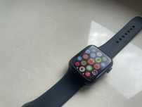 Apple watch se2. Porysowane szklo
