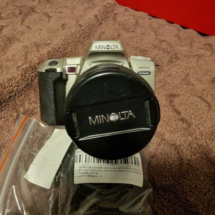Minolta Dynax 404si + obiektyw+lampa