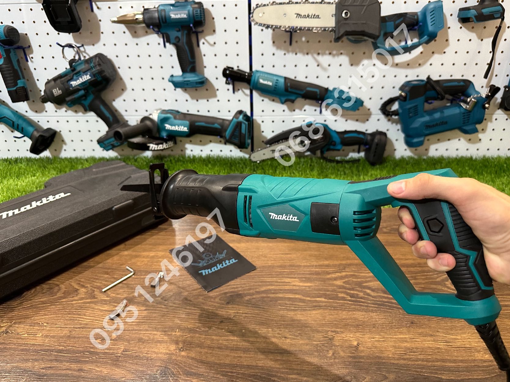 Сабельная пила Makita MKT12C сетевая с поворотной ручкой пилка 22 мм