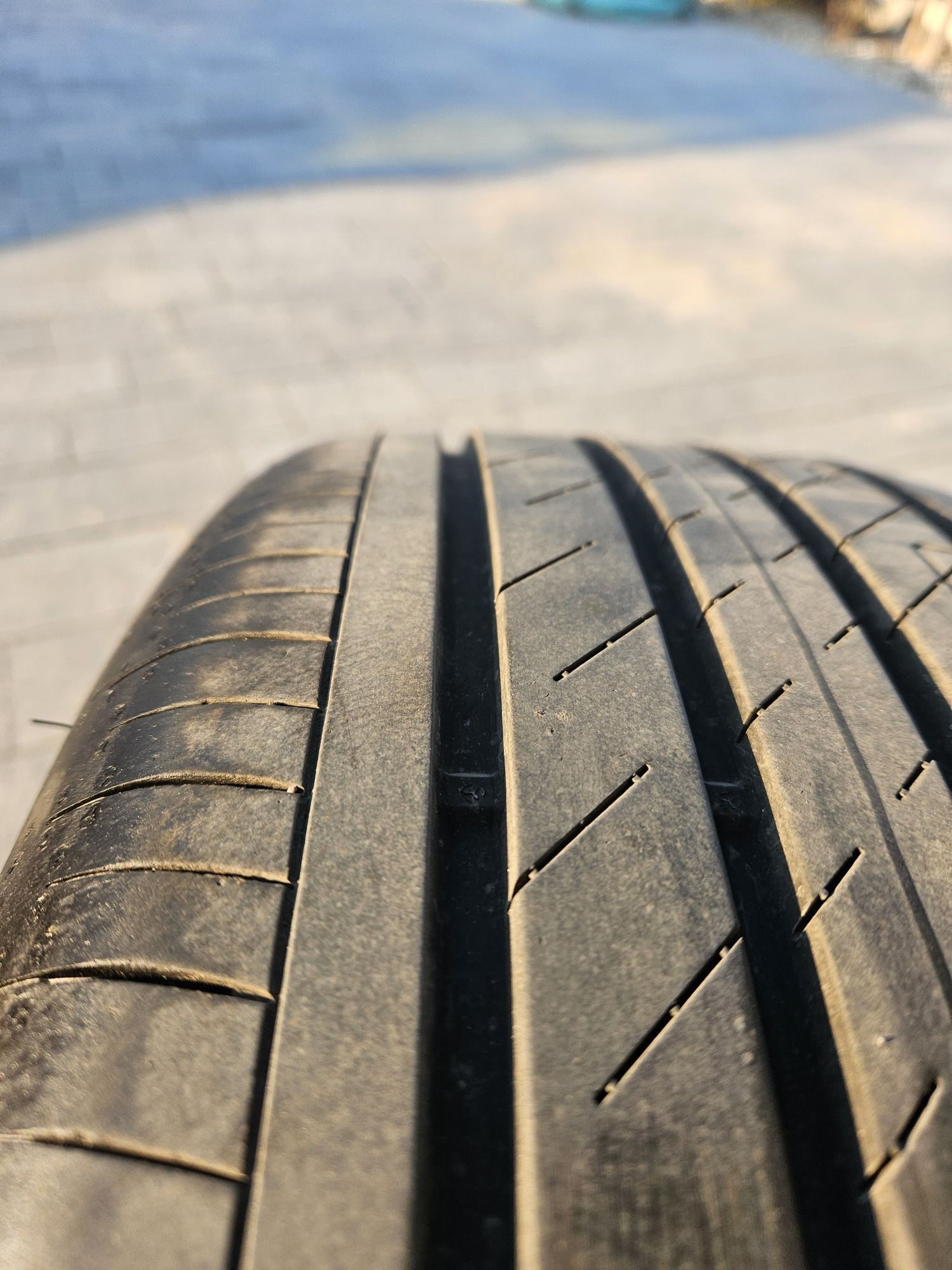 Opony letnie  goodyear eficient grip performance 2 215/50R18 jak nowe