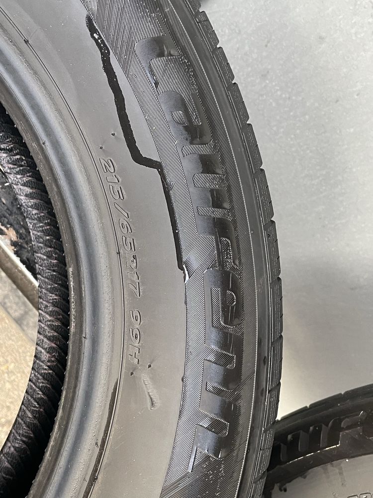 Шини 215/65 r17 (стан нових 22 рік )