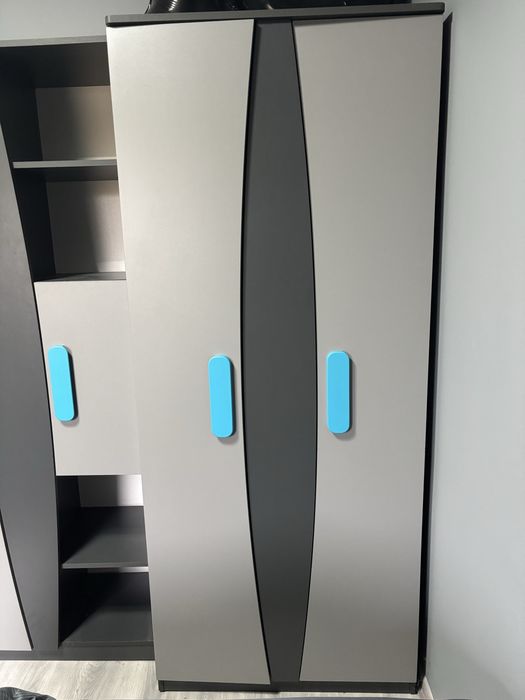 Meble mlodziezowe zestaw - 2 szafy + komoda + szafka wisząca