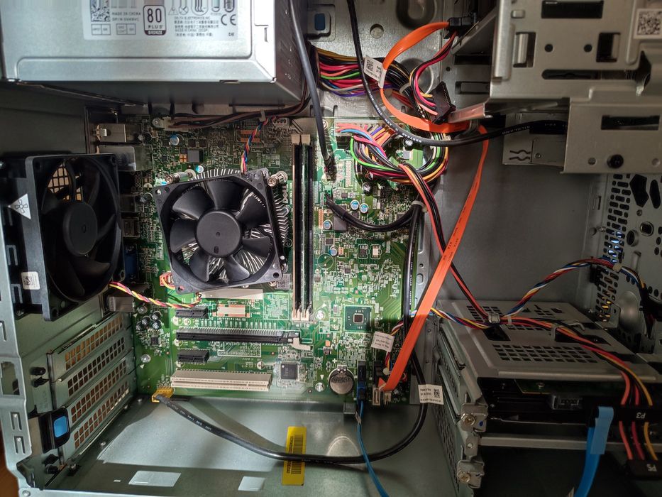 Dell Vostro 3900 – i3-4170 / 8 GB RAM / 500GB HDD / Windows