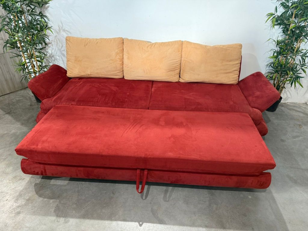 Fajna czerwona sofa Hukla z funkcją spania bdb stan dowóz