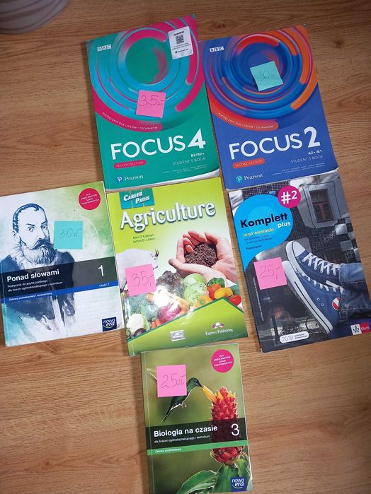 Sprzedam podręczniki do 1, 2, 3 kl liceum widoczne na zdjęciach