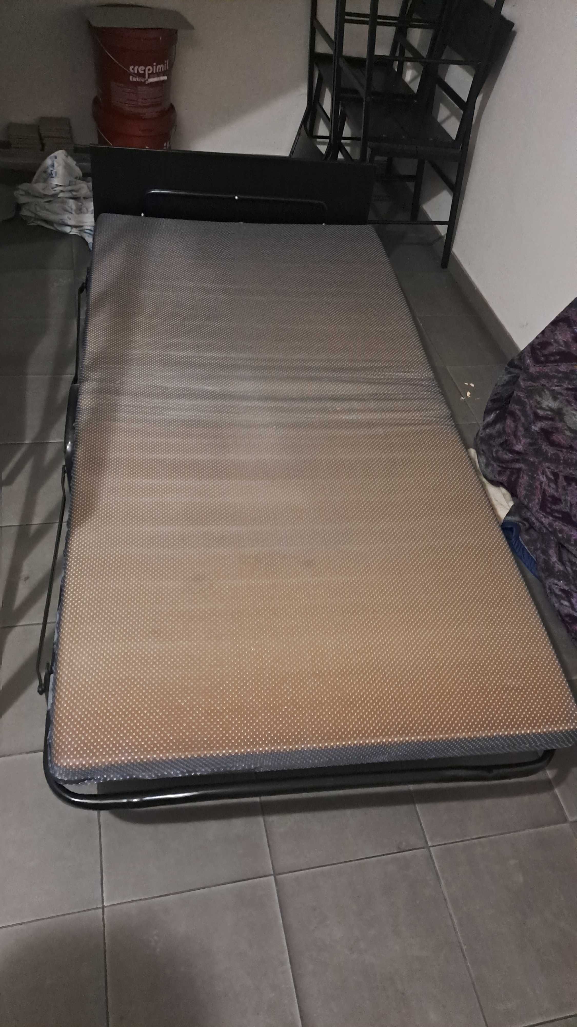 Divã de solteiro com colchão