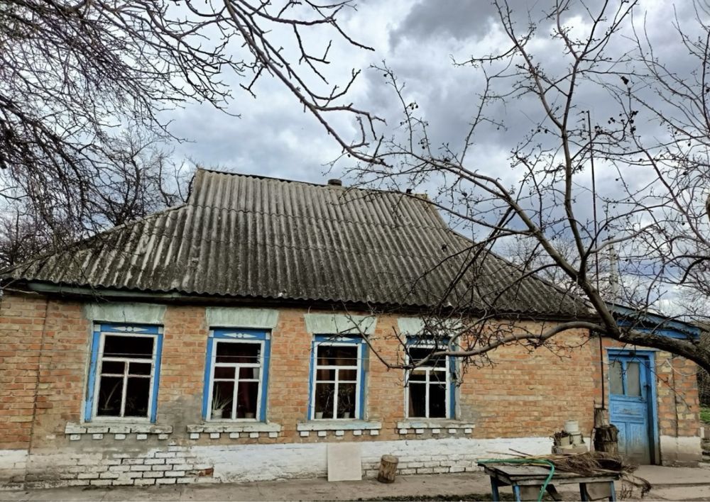Пролам будинок в селі