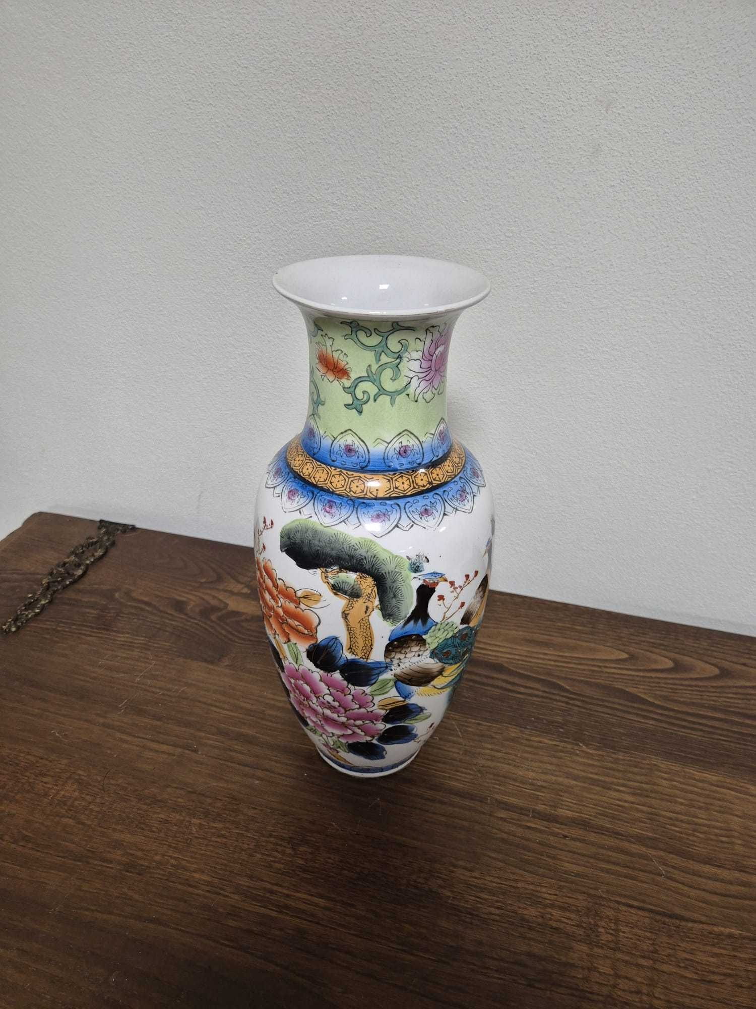 Jarrão Oriental em Porcelana com Pavão