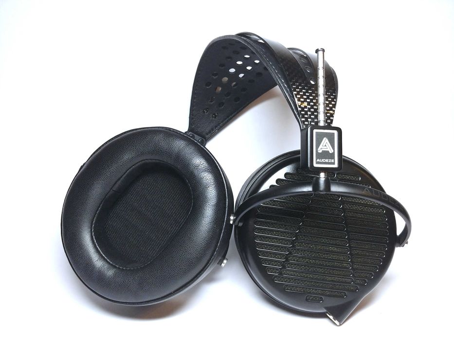 Audeze LCD-24 технічно-музикальні "гібриди" з мембранами LCD-4, $3500