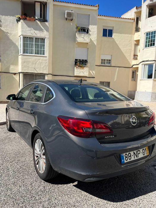 Opel Astra 1.7 Notchback