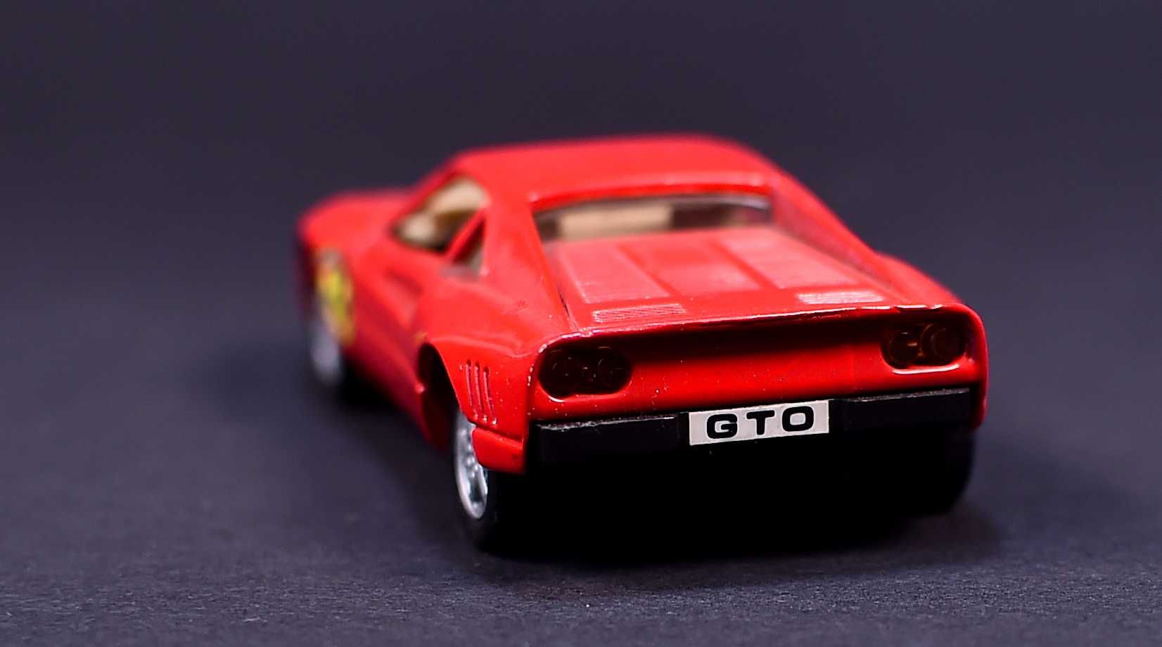 Samochodzik # Ferrari  288GTO Scale 1/36 Maisto