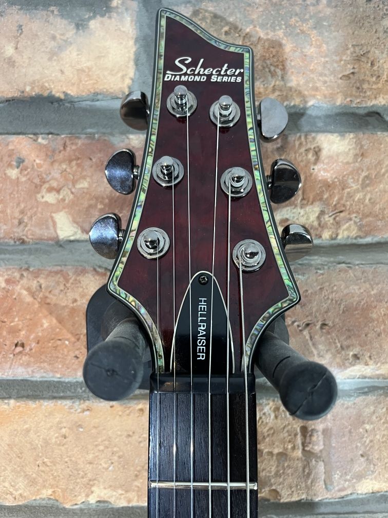 Gitara leworęczna Schecter Hellraiser V1 EMG FLYING V