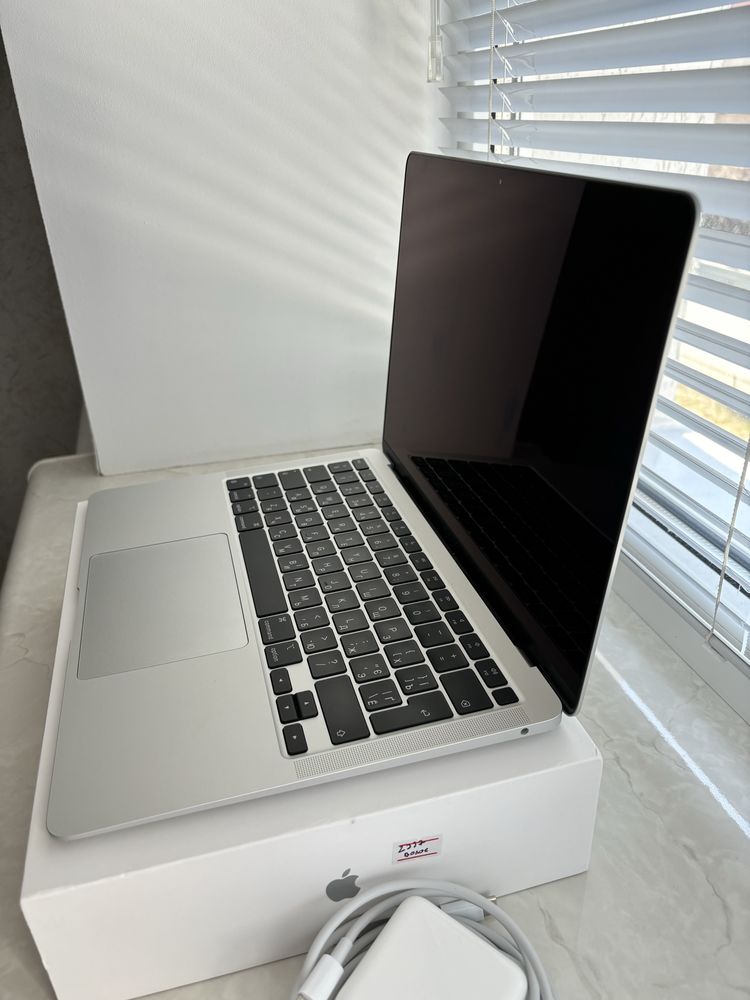 Macbook макбук air 13 m1 в ідеальному стані