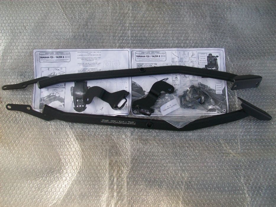 366FZ YAMAHA FZ8 / Fazer 8 800 (10>15) GIVI stelaż centralny