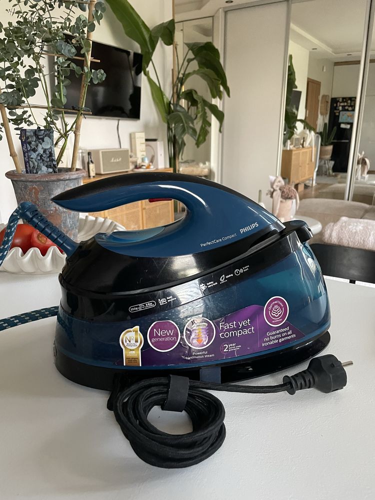 Żelazko ze stacja parowa PerfectCare Compact