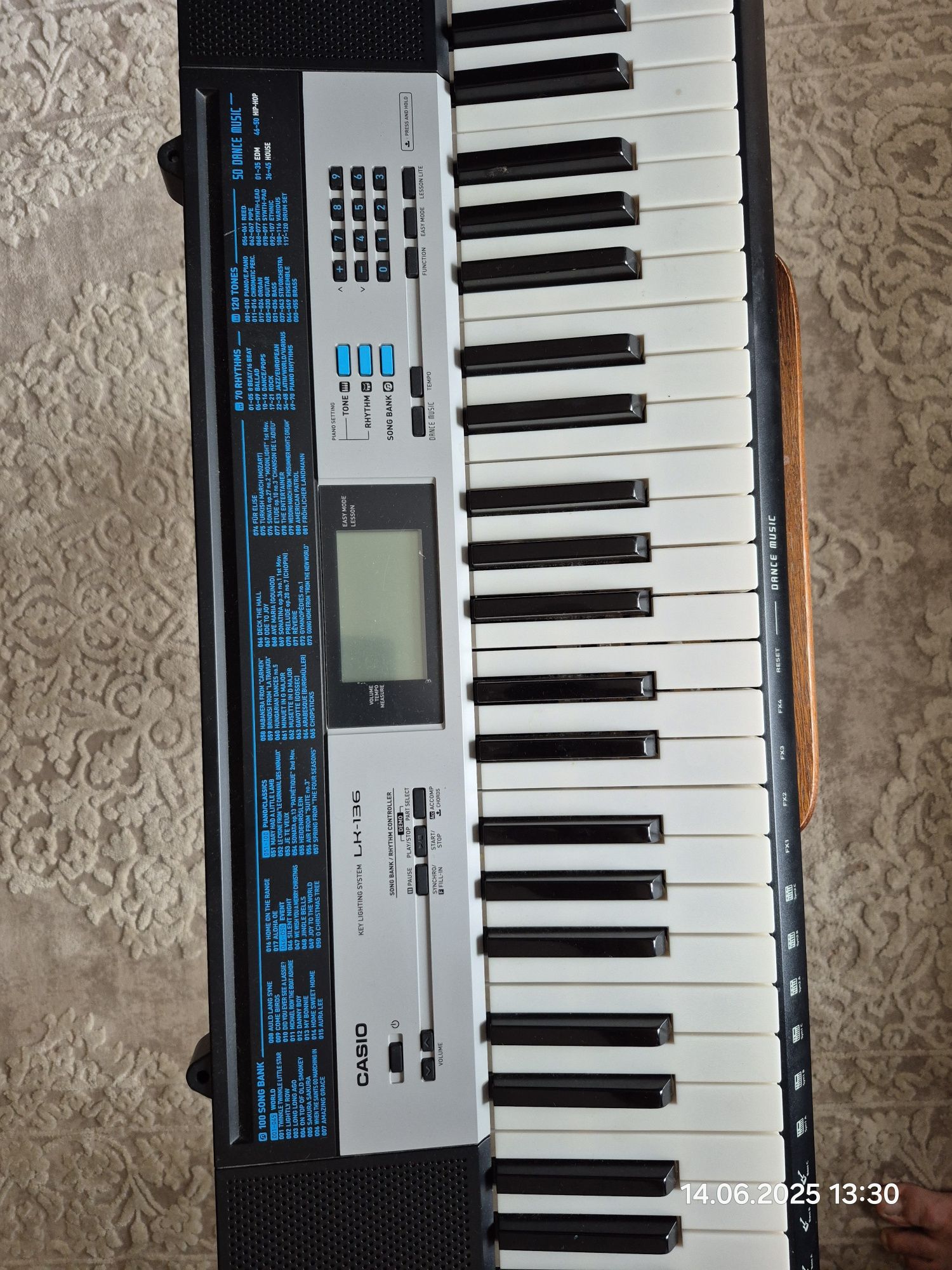 CASIO LK-136  сентизатор