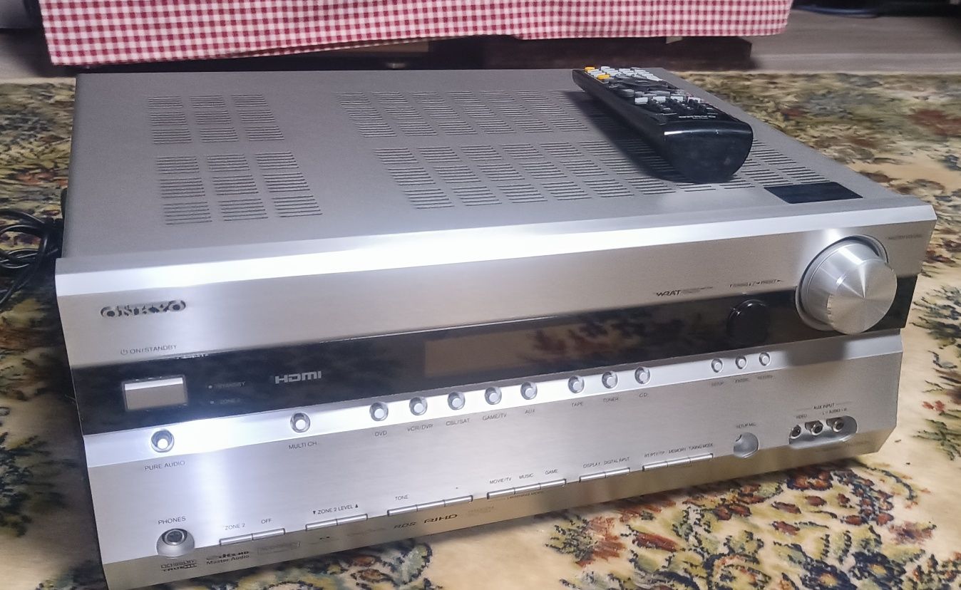 Amplituner ONKYO TX-SR606