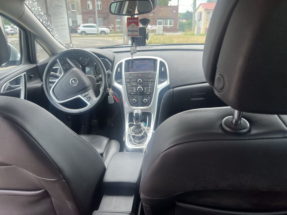 Opel Astra J IV 1.7 Cdti 110km