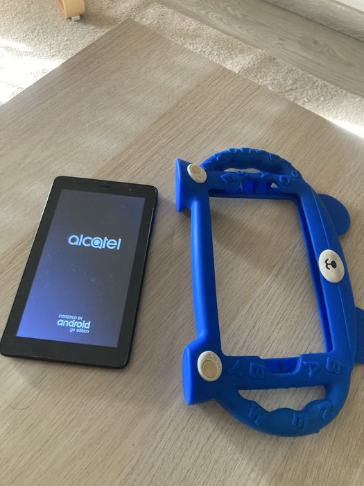 Tablet Alcatel + Capa Infantil