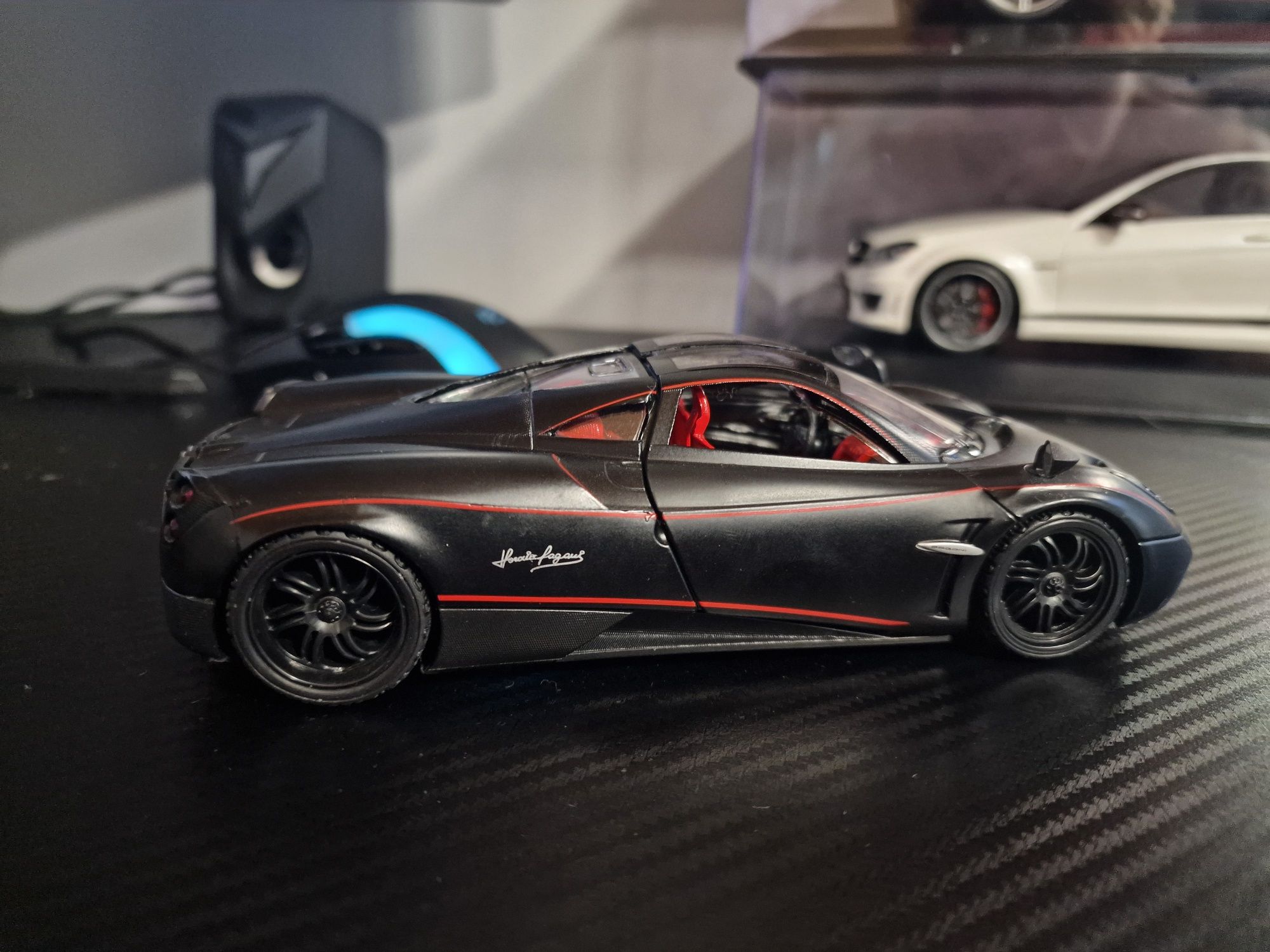Pagani Huayra 1:24