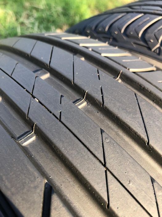 Opony Bridgestone 215/50r18 idealne 23r