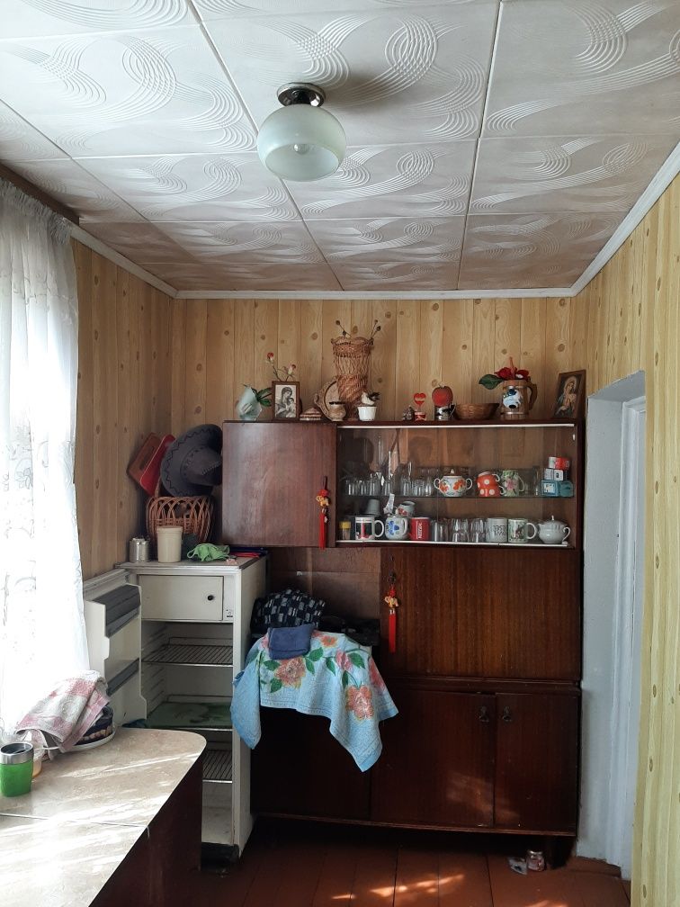 Продаж  дачі біля лісу.