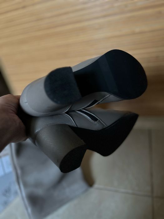 Зимові до коліна чоботи жіночі