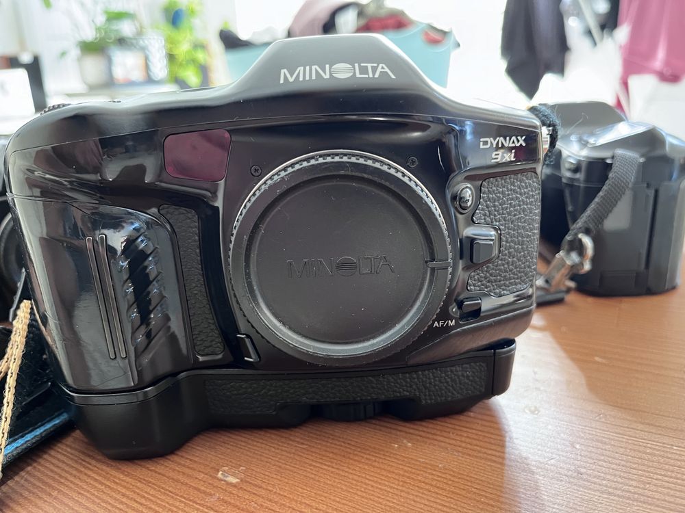 Minolta dynax 9xi z BP-9xi