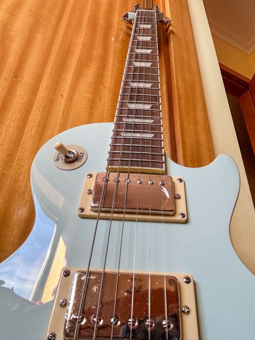 Guitarra Elétrica + Mini Amplificador + Cabo + Bolsa — Kit Completo!