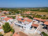 Moradia Espaçosa Em Zona Residencial Tranquila - Ferrarias, Algoz