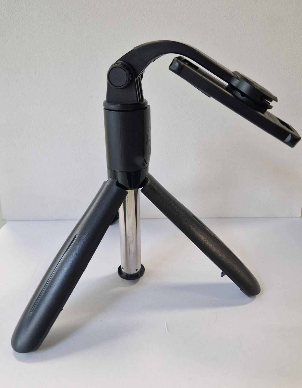 Borofone Uchwyt Selfie BY13 Nube bluetooth ze statywem i pilotem