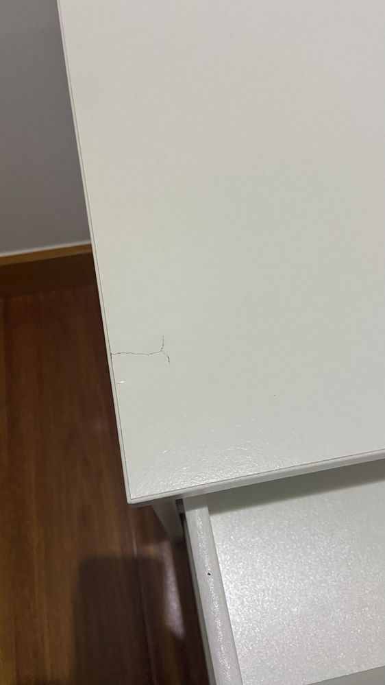Cama, estrado, colchao e mesas de cabeceira IKEA aglomerado como novos
