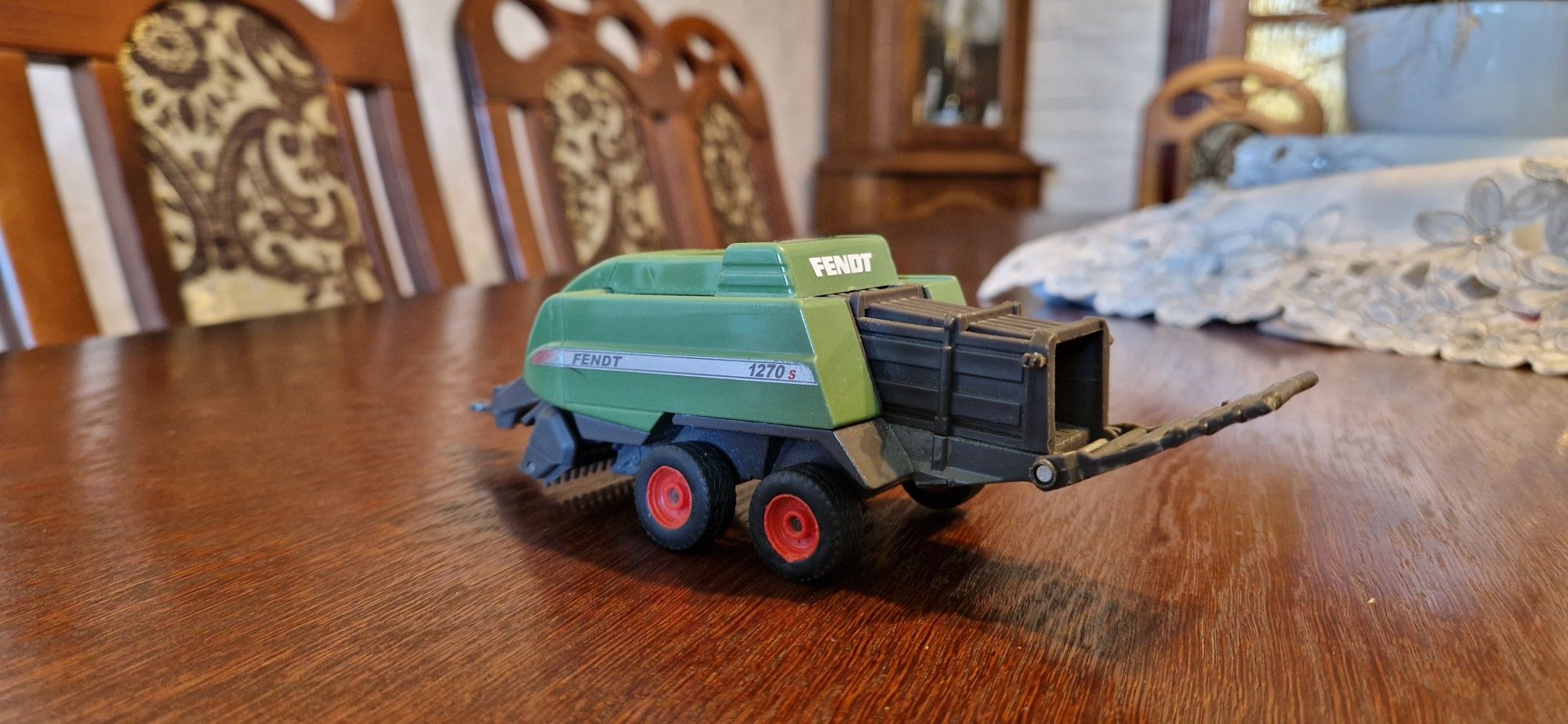 Siku 1964 1:50 Prasa Fendt 1270s