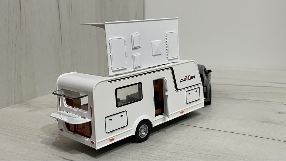 Rolls Royce Cullinan 1:32 машинка іграшка колекційна модель трейлер