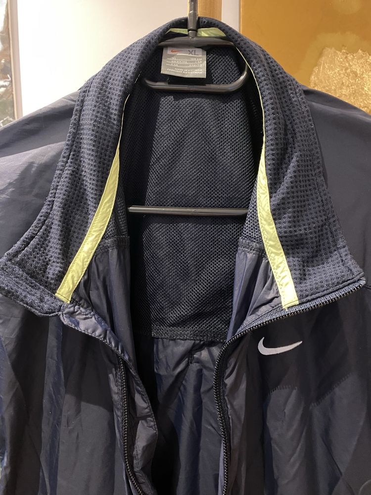 Nike Sportsweaer Strój do biegania męski. Nowy. Rozmiar XL / 188cm