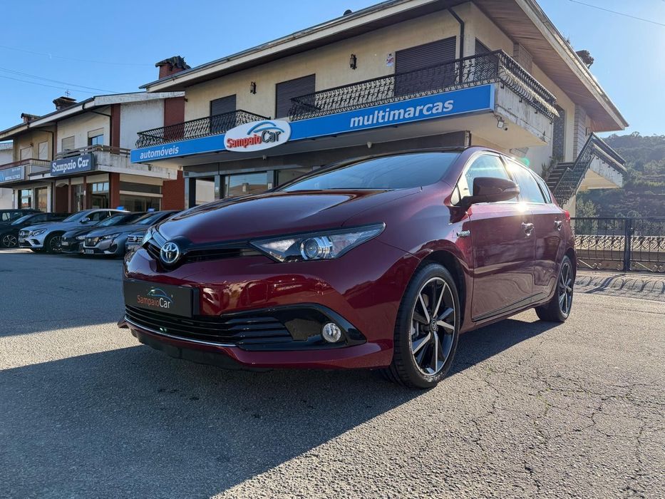 Toyota Auris 1.8 HSD Comfort +P.Sport+Navi