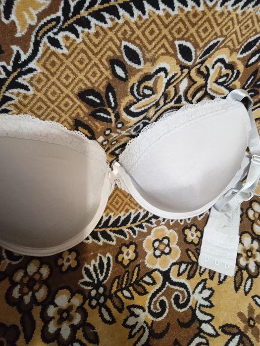 Бюстгалтеры  разные