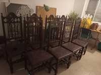 8 cadeiras estilo séc XVII em madeira e couro