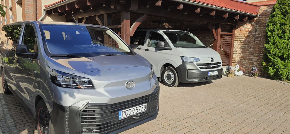 Busy 9 osobowy toyota