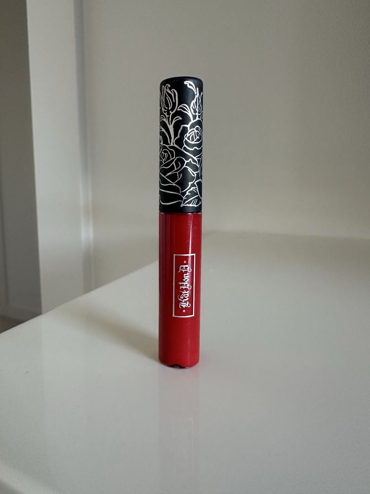 Kat Von D czerowna matowa pomadka oryginalna nowa !