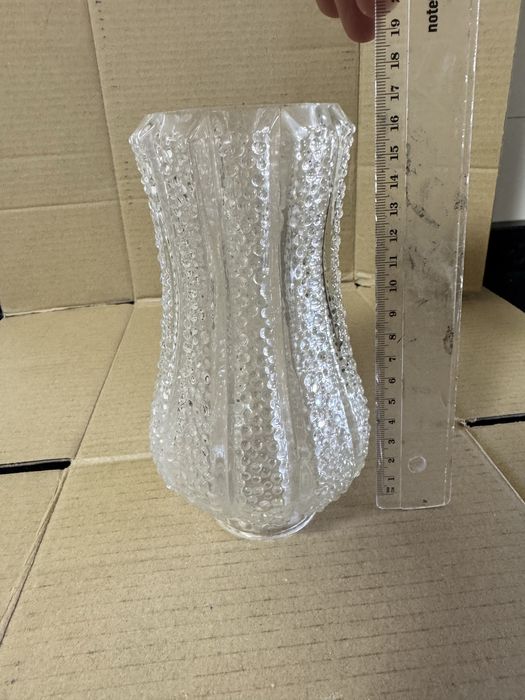 Abajur campânulas antigas em vidro trabalhado 2 formatos diferentes