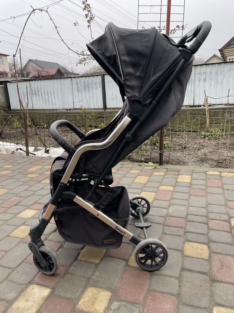 Продам прогулянкову коляску