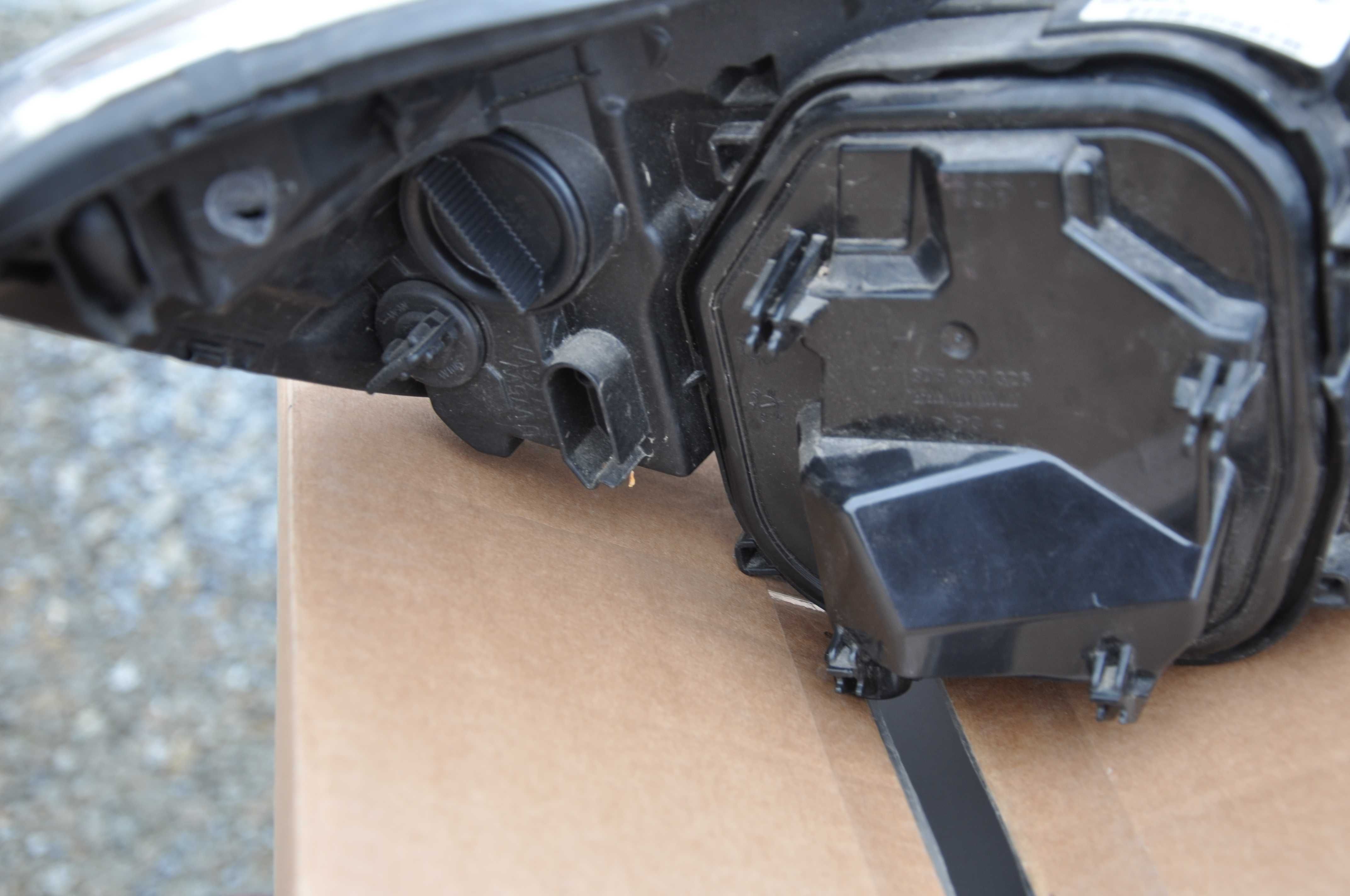 Lampa lampy przód prawa  lewa Volvo C70  reflekto  europa