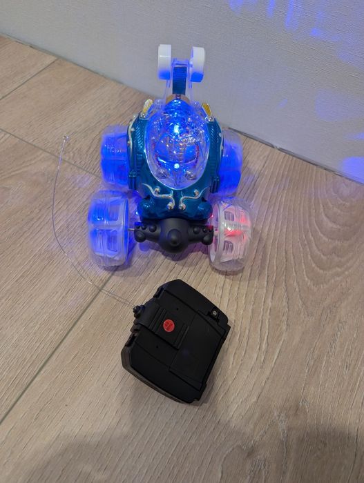 Машинка на радіоуправлінні робот пульт перевертиш