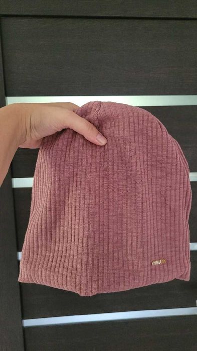 Manni różowa czapka w prążki lekko ocieplana nowa