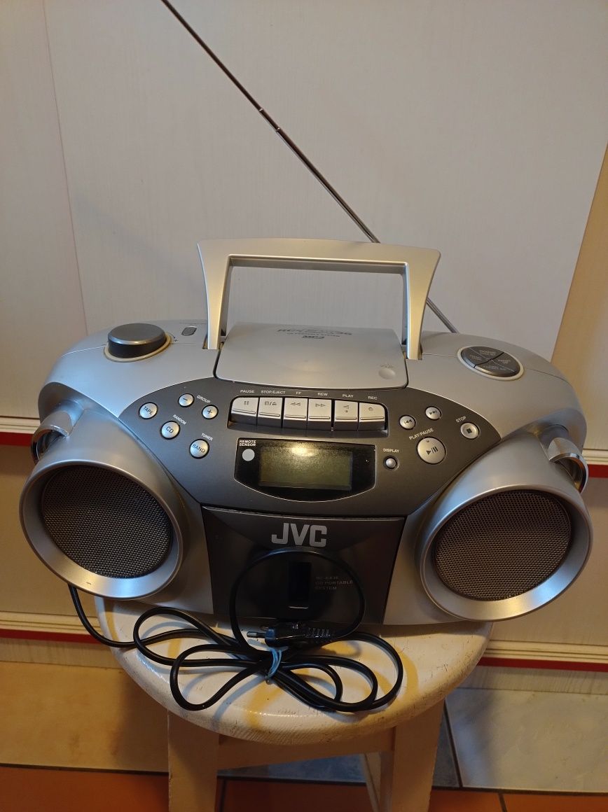 Radiomagnetofon JVC