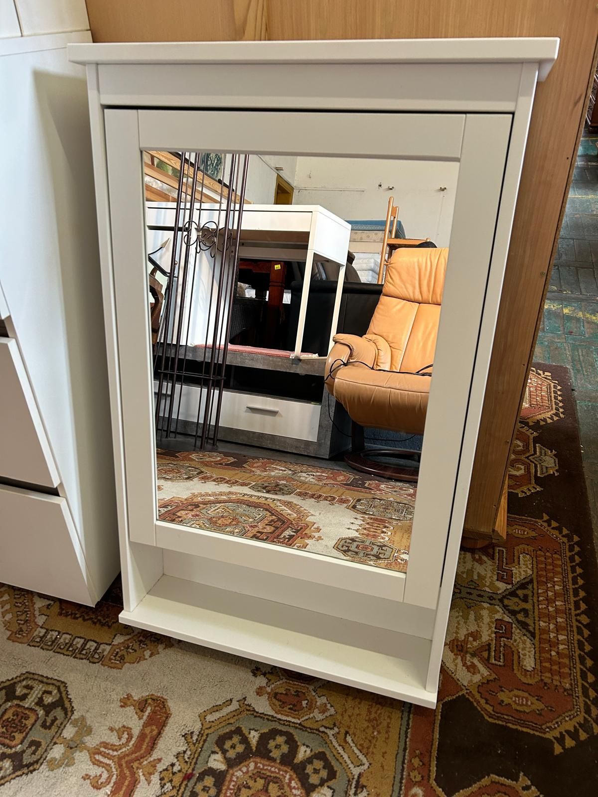 Szafka z lustrem Ikea Hemnes