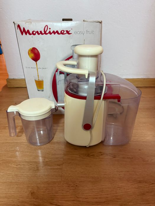 Centrifugadora MOULINEX Frutelia(por falta de uso a cor está amarelado