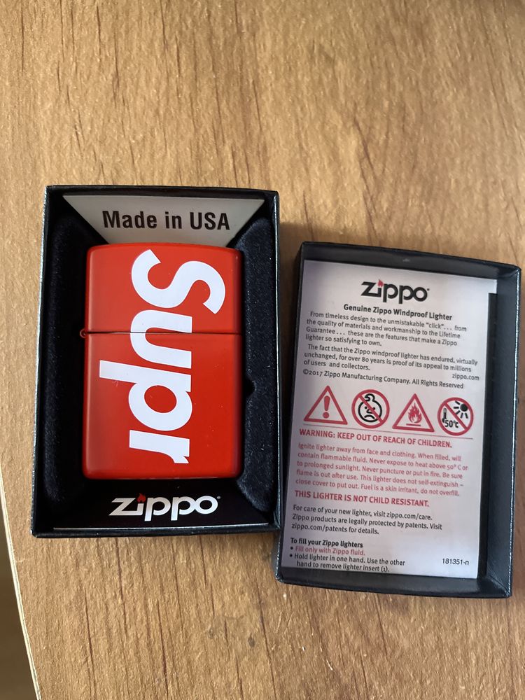 Zippo X Supreme - novo