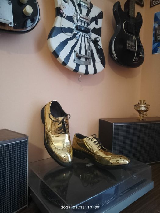 продам чоловічі туфлі